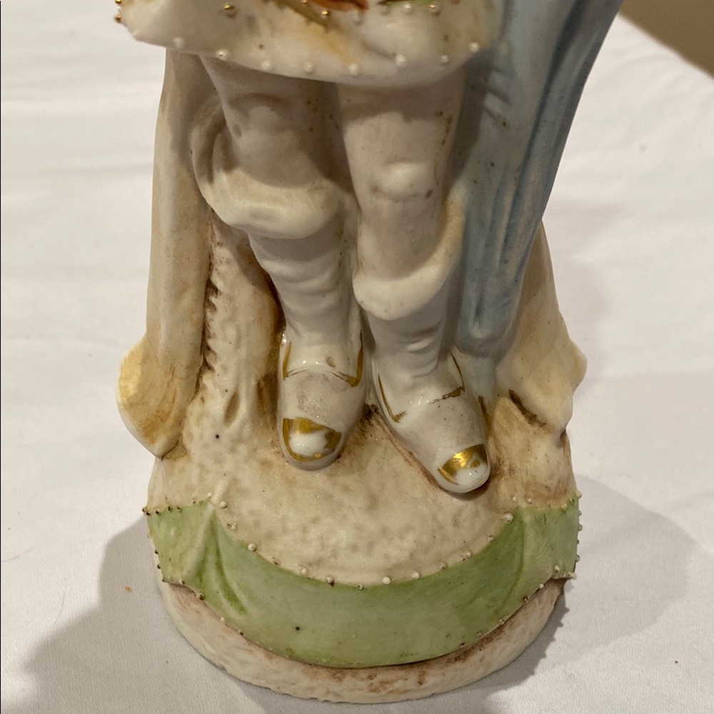 Vintage Bisque Porcelain Hand Painted Figurine with Umbrella 9” approx - Picture 12 of 15